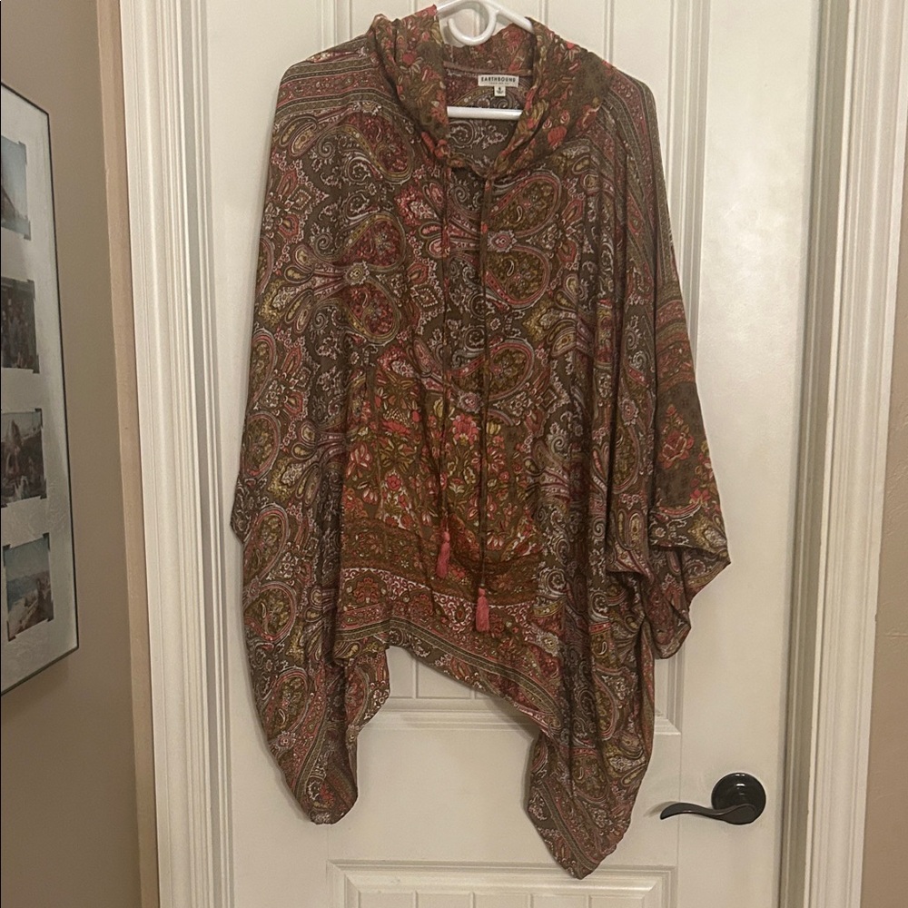 EARTHBOUND oversized Paisley silky Hooded Poncho in Brown/ Pink
